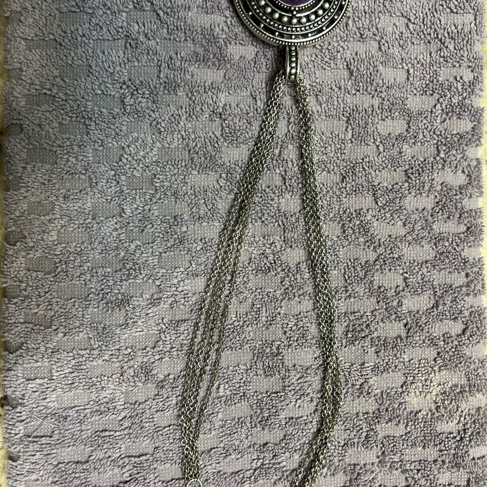 Elegant Silver Pendant Necklace